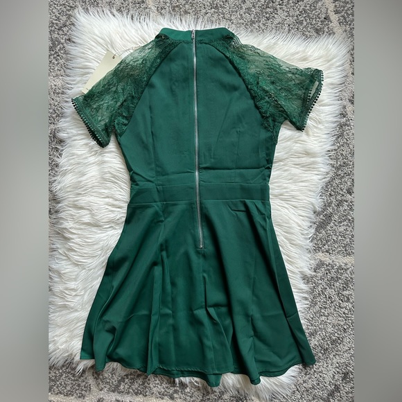 Liquorish emerald lace detail mini dress - Picture 9 of 10